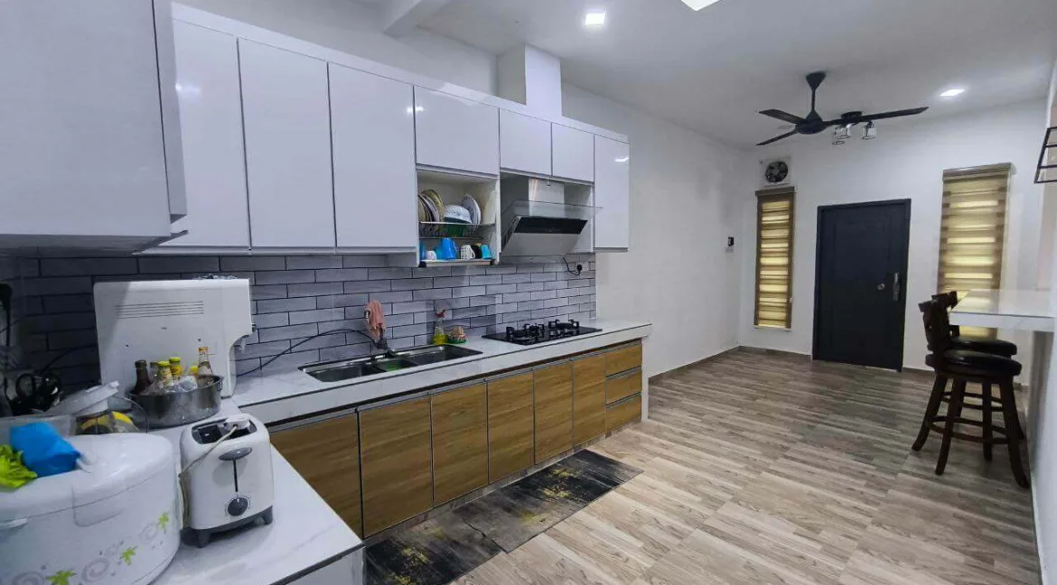 semi-d-dua-tingkat-taman-desa-manjung-04