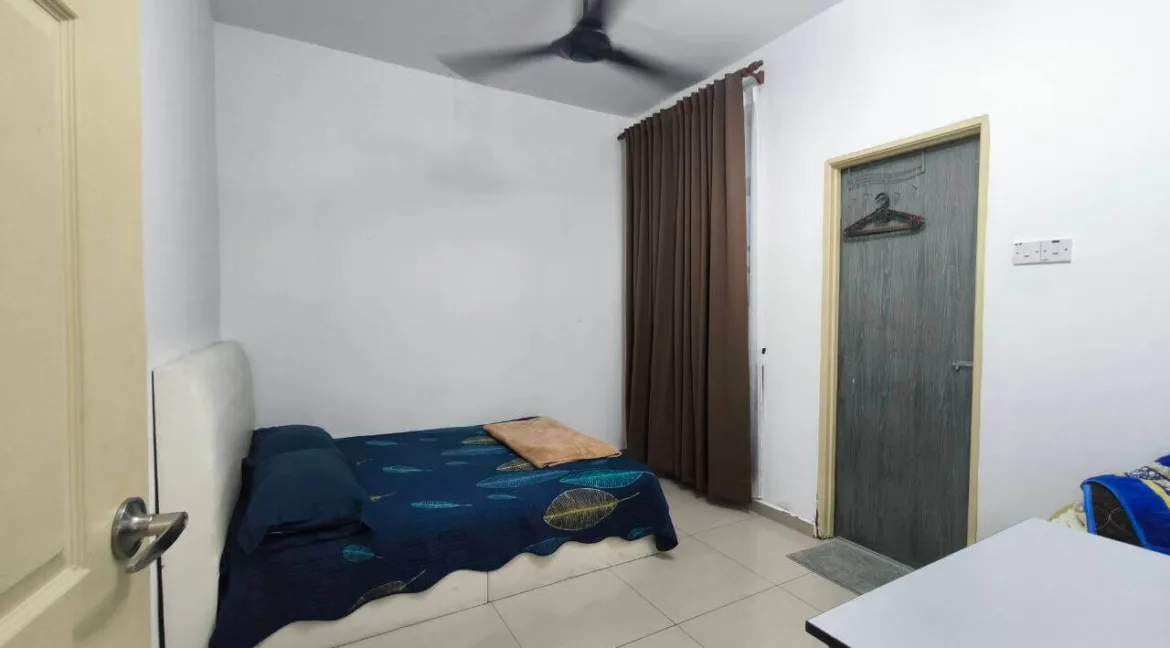 semi-d-dua-tingkat-taman-desa-manjung-07