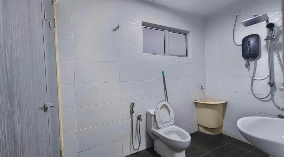 semi-d-dua-tingkat-taman-desa-manjung-10