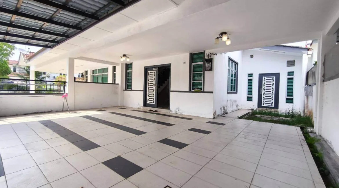 semi-d-dua-tingkat-taman-desa-manjung-12