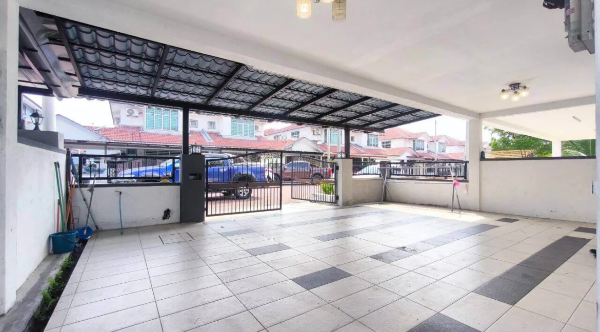 semi-d-dua-tingkat-taman-desa-manjung-13