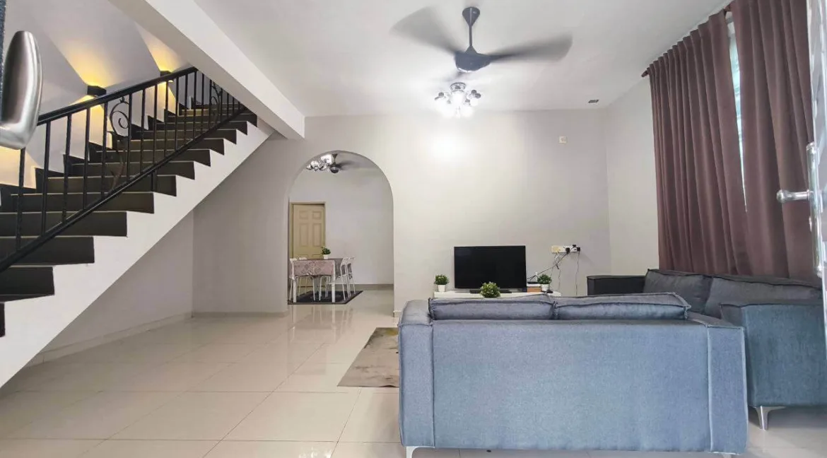 semi-d-dua-tingkat-taman-desa-manjung-17