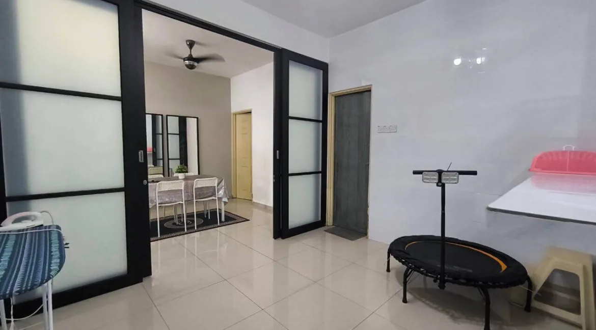 semi-d-dua-tingkat-taman-desa-manjung-19