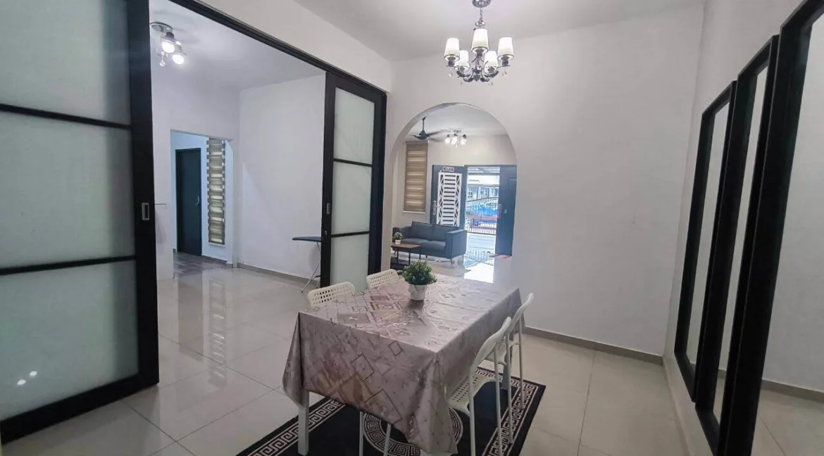 semi-d-dua-tingkat-taman-desa-manjung-21