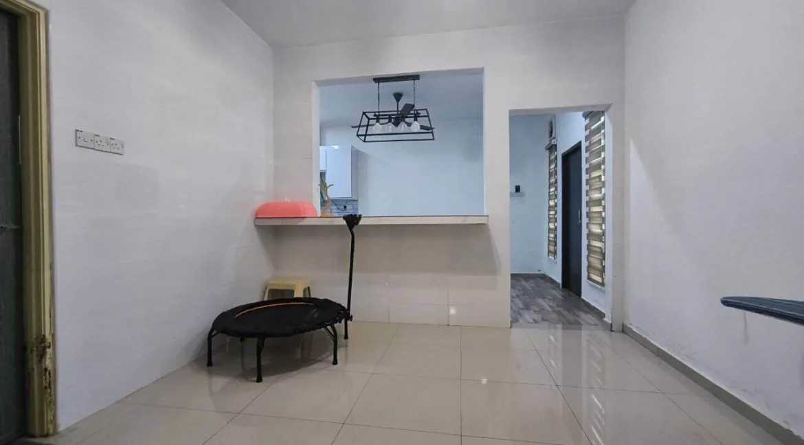 semi-d-dua-tingkat-taman-desa-manjung-22