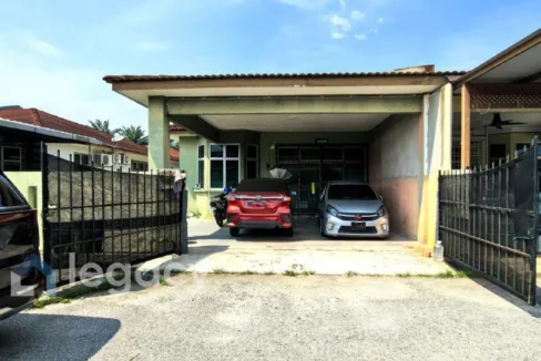 Semi-D Setingkat untuk dijual di Taman Melor, Teluk Intan.