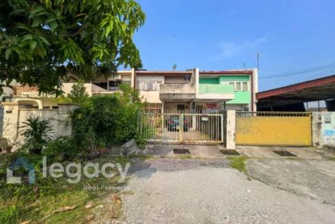 Rumah Teres 2 Tingkat untuk dijual di Pekan Razaki, Ipoh.