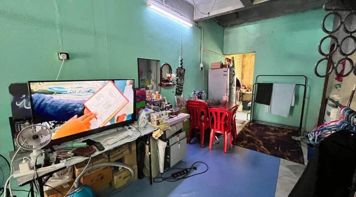 teres-dua-tingkat-taman-maju-rapat-05