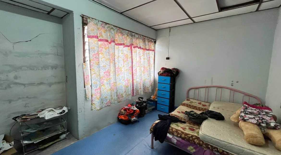 teres-dua-tingkat-taman-maju-rapat-08