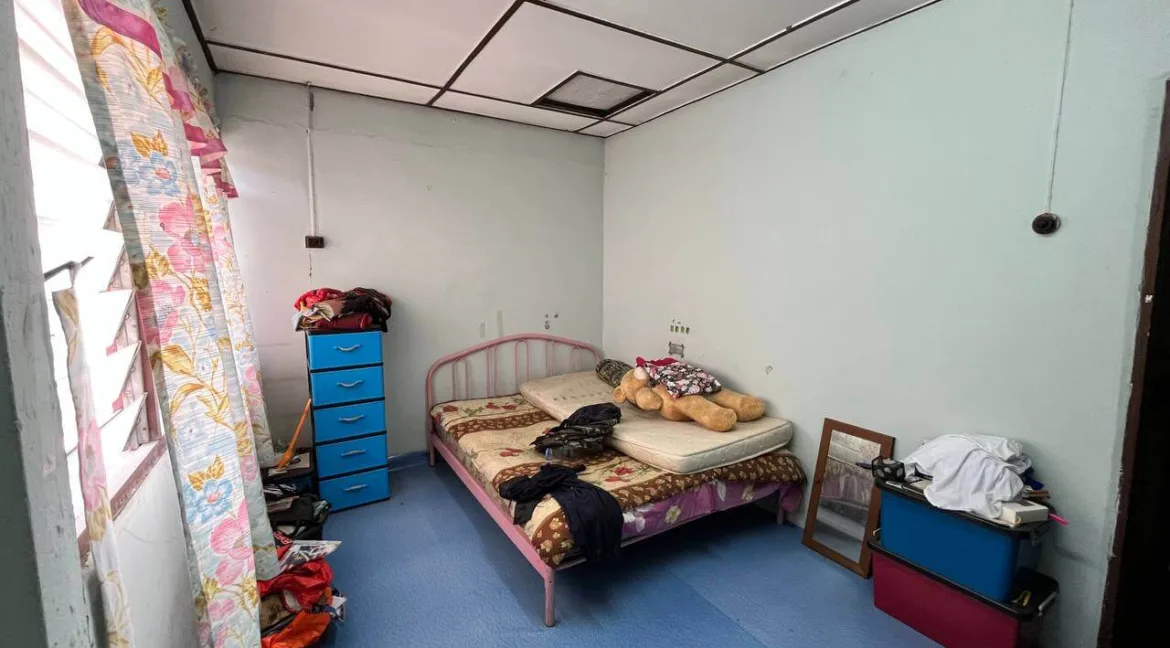 teres-dua-tingkat-taman-maju-rapat-10