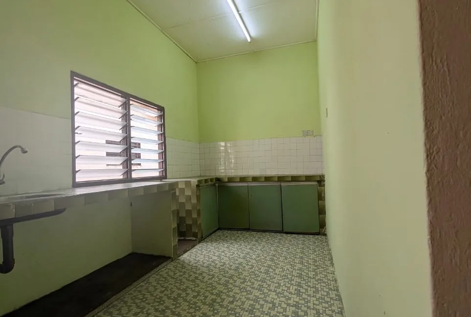 teres-setingkat-taman-cherry-zmaxx-06