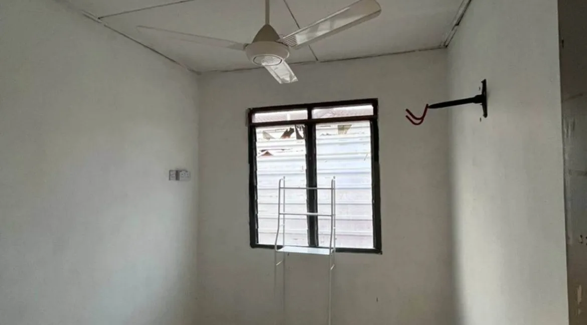 teres-low-cost-dua-tingkat-taman-klebang-jaya-ipoh-12