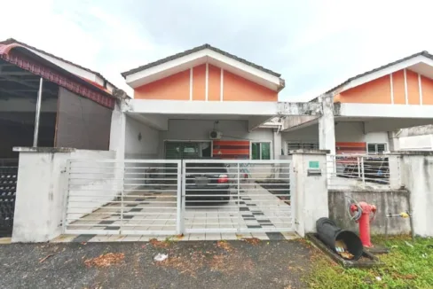 Teres Setingkat untuk dijual di Taman Lakeville, Seri Iskandar.