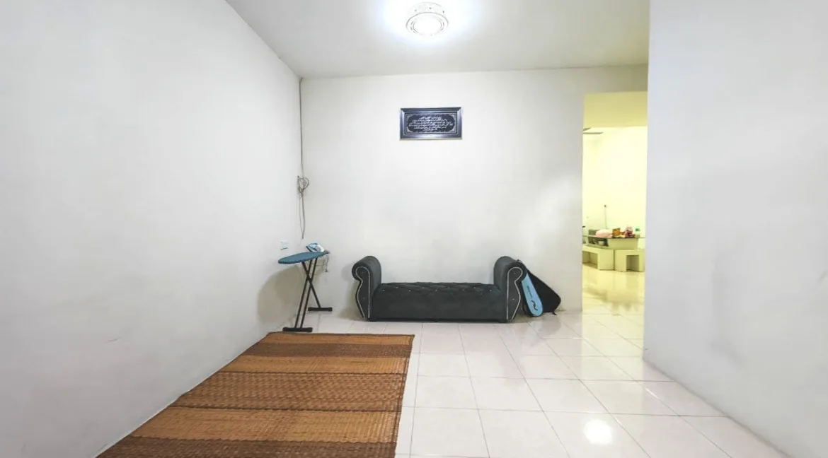 teres-setingkat-taman-lakeville-seri-iskandar-06