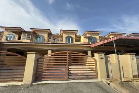 Rumah teres dua tingkat untuk dijual di Taman Puncak Bougainvillea, Kuala Kangsar, Perak