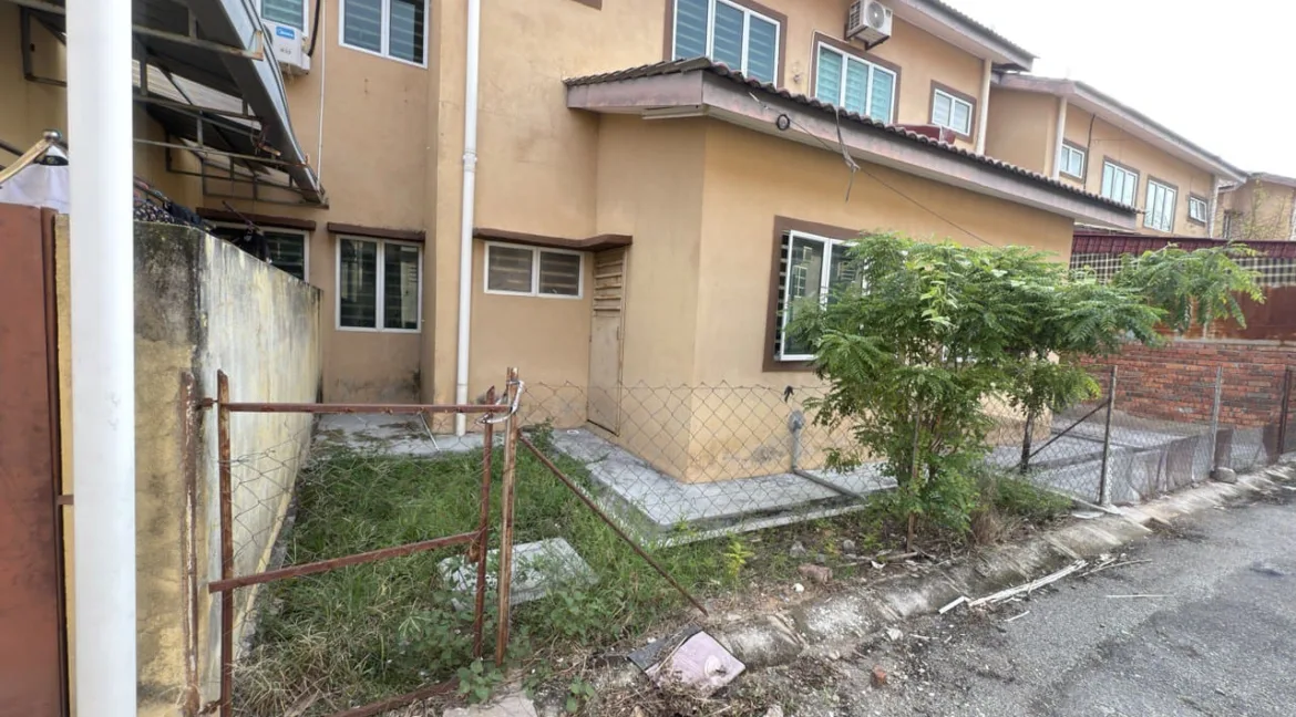rumah-2-tingkat-taman-puncak-bougainvillea-kuala-kangsar11
