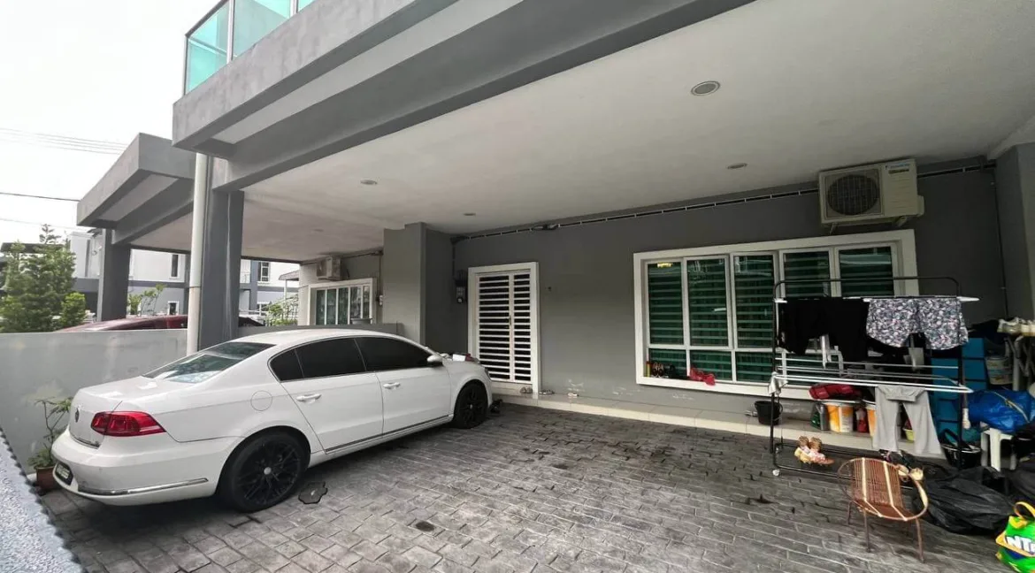 rumah-teres-2-tingkat-untuk-dijual-desa-lang-indah-ipoh-02