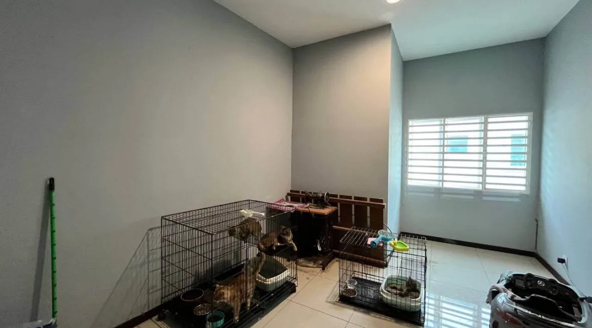 rumah-teres-2-tingkat-untuk-dijual-desa-lang-indah-ipoh-11