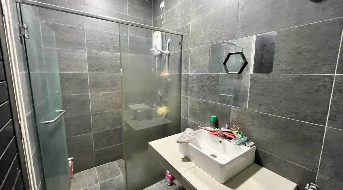 rumah-teres-2-tingkat-untuk-dijual-desa-lang-indah-ipoh-12