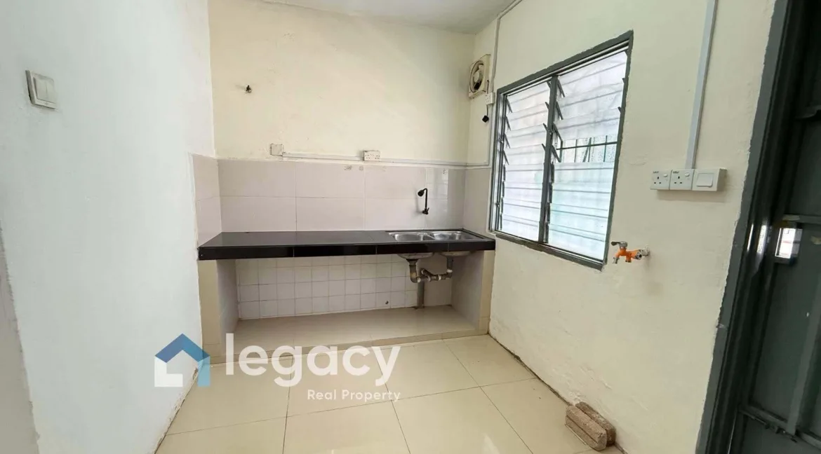 rumah-teres-2-tingkat-untuk-dijual-taman-klebang-jaya-ipoh-06