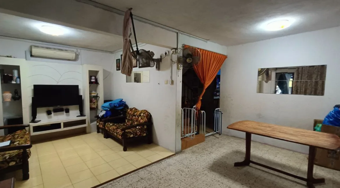 rumah-teres-2-tingkat-untuk-dijual-taman-sri-kurau-bercham-02