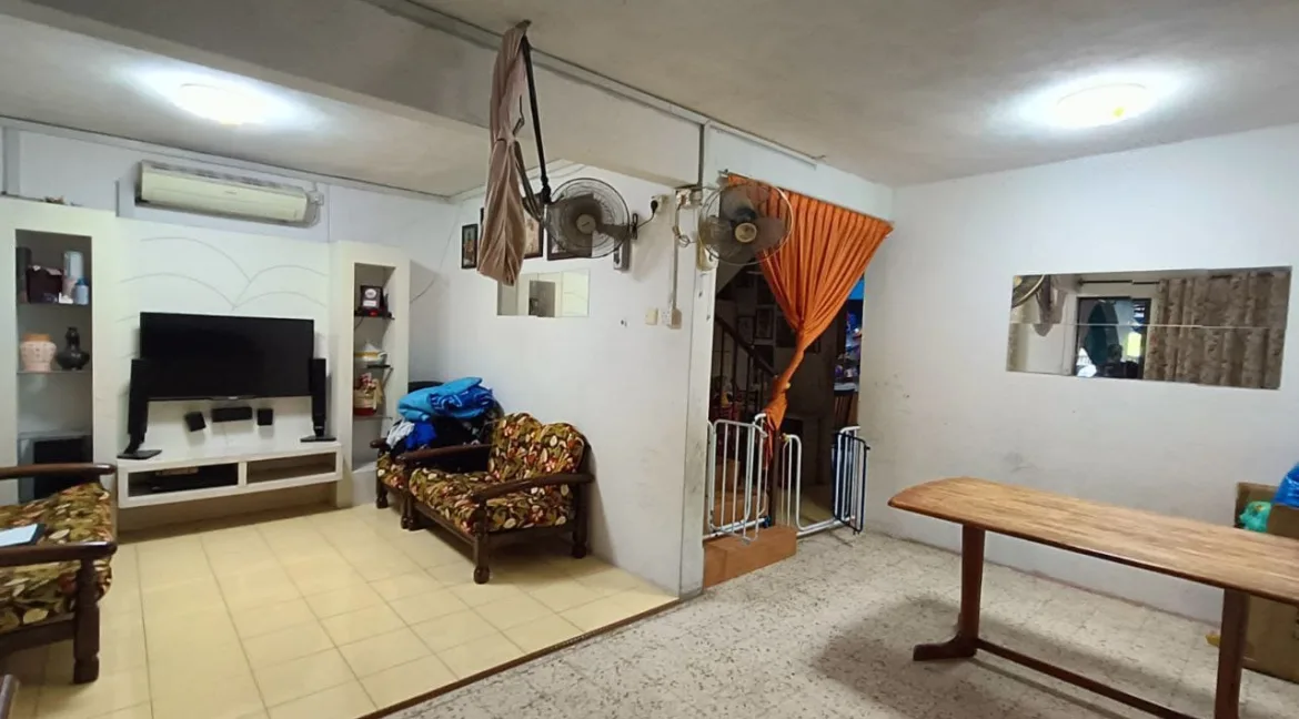 rumah-teres-2-tingkat-untuk-dijual-taman-sri-kurau-bercham-03