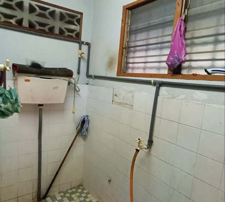 rumah-teres-2-tingkat-untuk-dijual-taman-sri-kurau-bercham-08