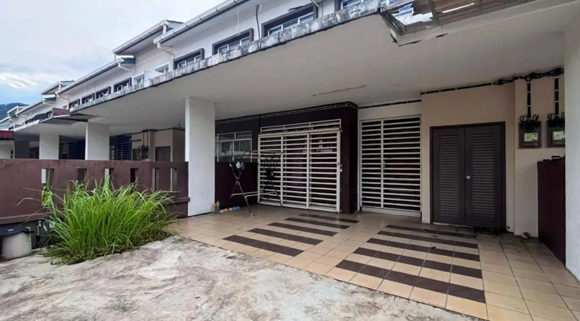 rumah-teres-dua-tingkat-untuk-dijual-meru-perdana-2-ipoh-04