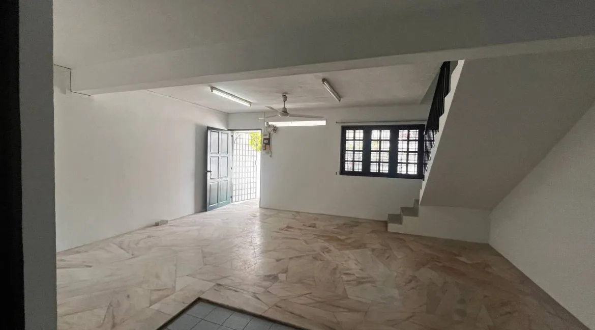 rumah-teres-dua-tingkat-untuk-dijual-taman-saga-tambun-03