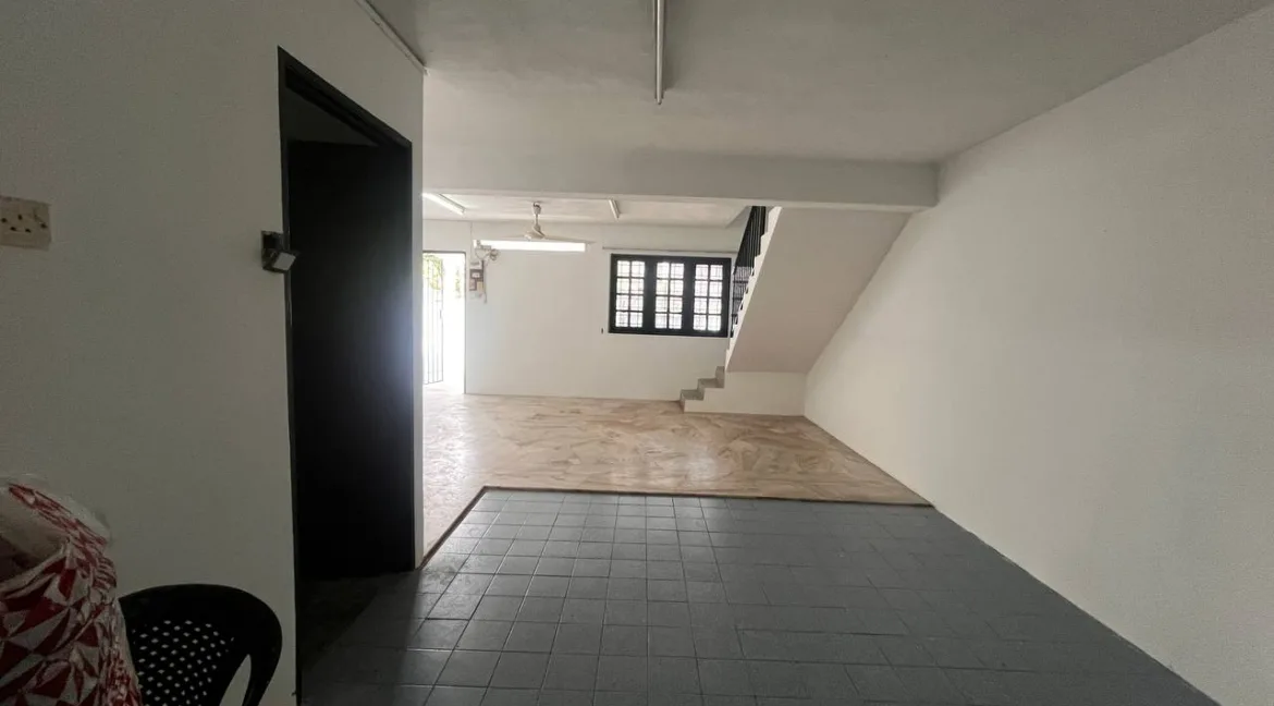 rumah-teres-dua-tingkat-untuk-dijual-taman-saga-tambun-05