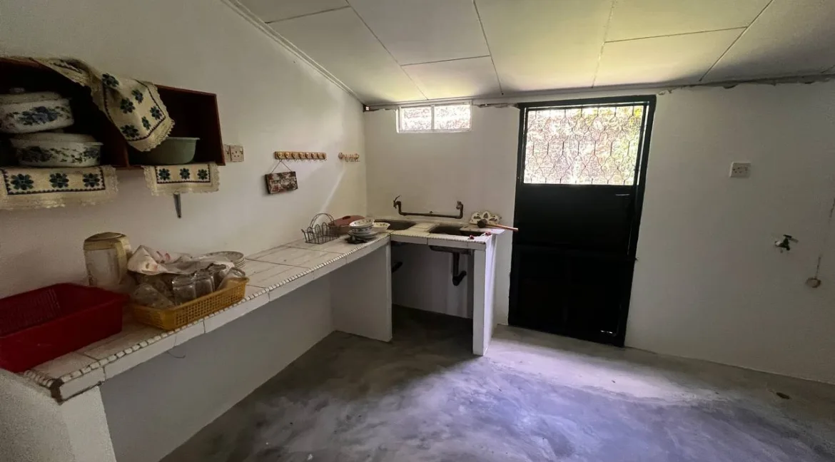 rumah-teres-dua-tingkat-untuk-dijual-taman-saga-tambun-08