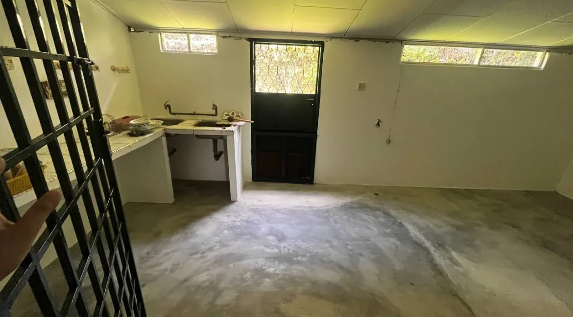 rumah-teres-dua-tingkat-untuk-dijual-taman-saga-tambun-09