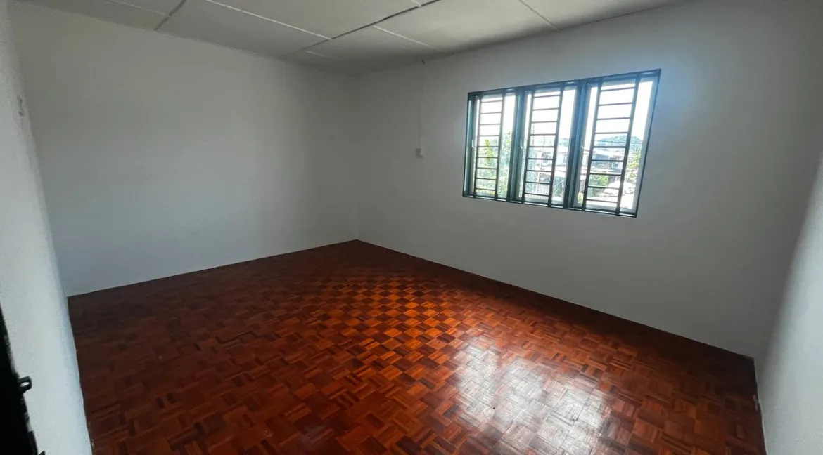 rumah-teres-dua-tingkat-untuk-dijual-taman-saga-tambun-14