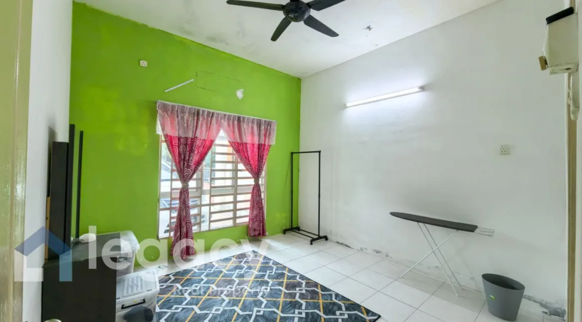 rumah-teres-setingkat-untuk-dijual-bandar-universiti-13