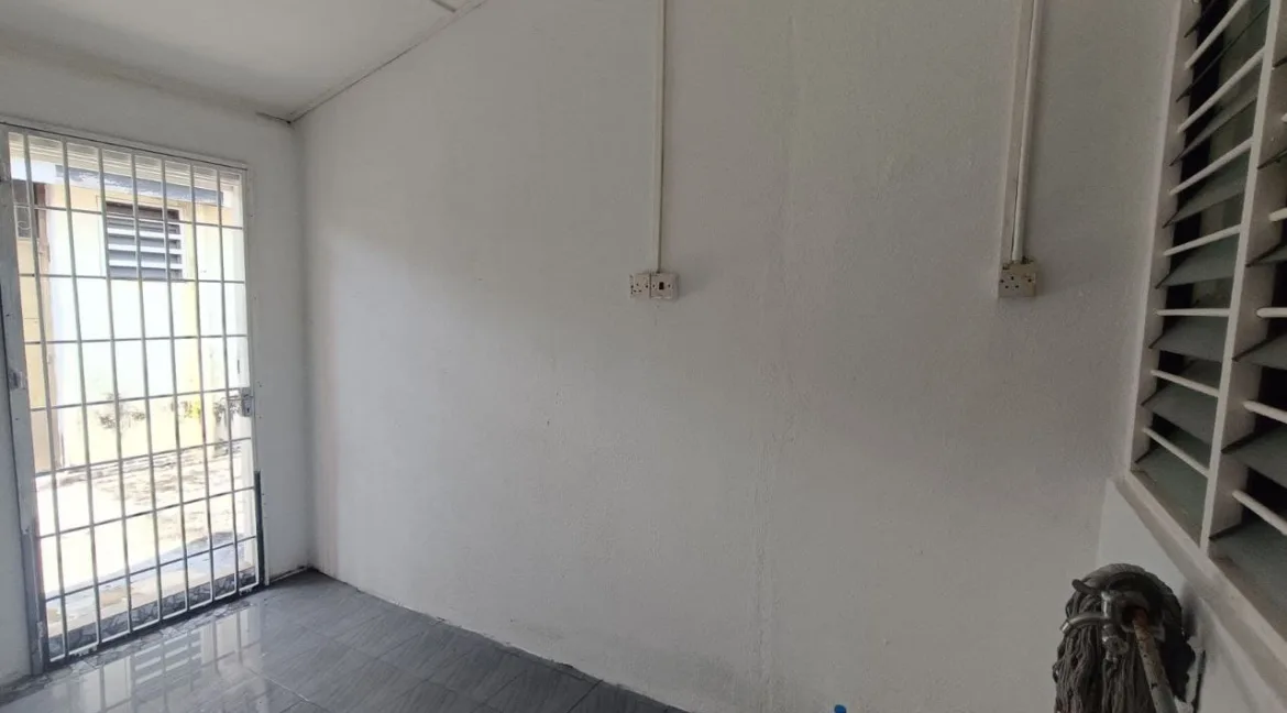 rumah-teres-setingkat-untuk-dijual-taman-anda-ipoh-10