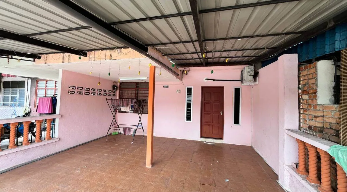 rumah-teres-setingkat-untuk-dijual-taman-bistari-sg-wangi-sitiawan-02