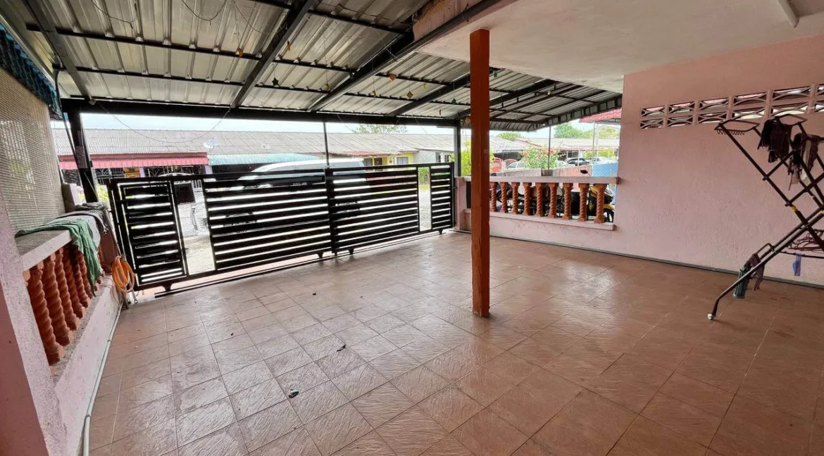 rumah-teres-setingkat-untuk-dijual-taman-bistari-sg-wangi-sitiawan-04