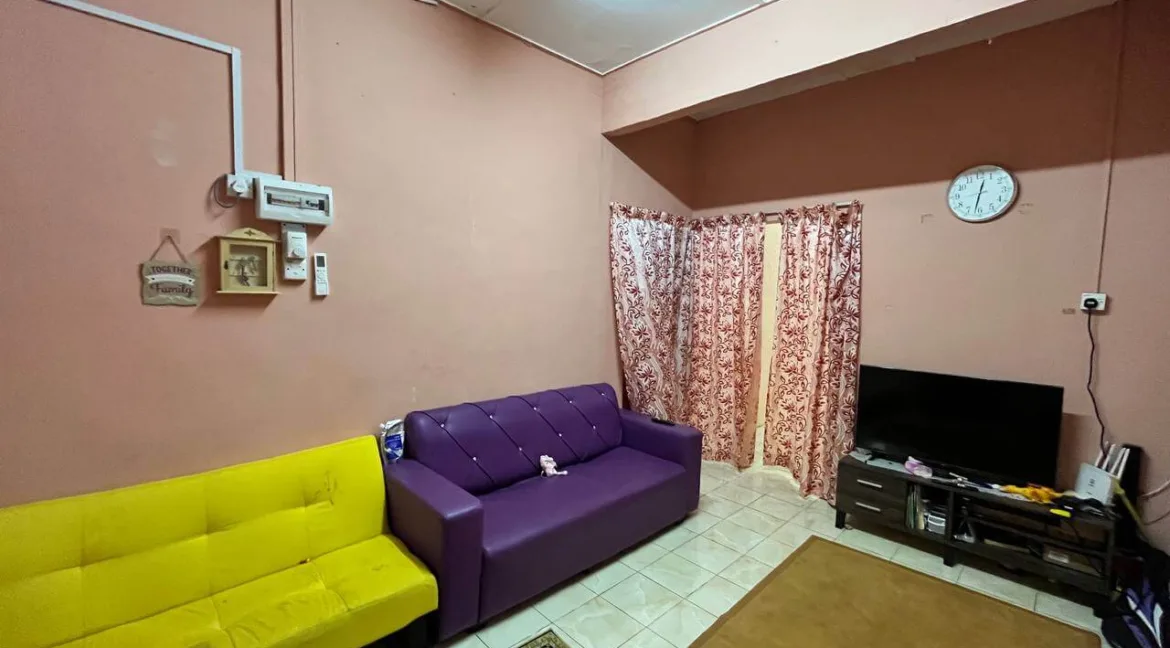 rumah-teres-setingkat-untuk-dijual-taman-bistari-sg-wangi-sitiawan-05