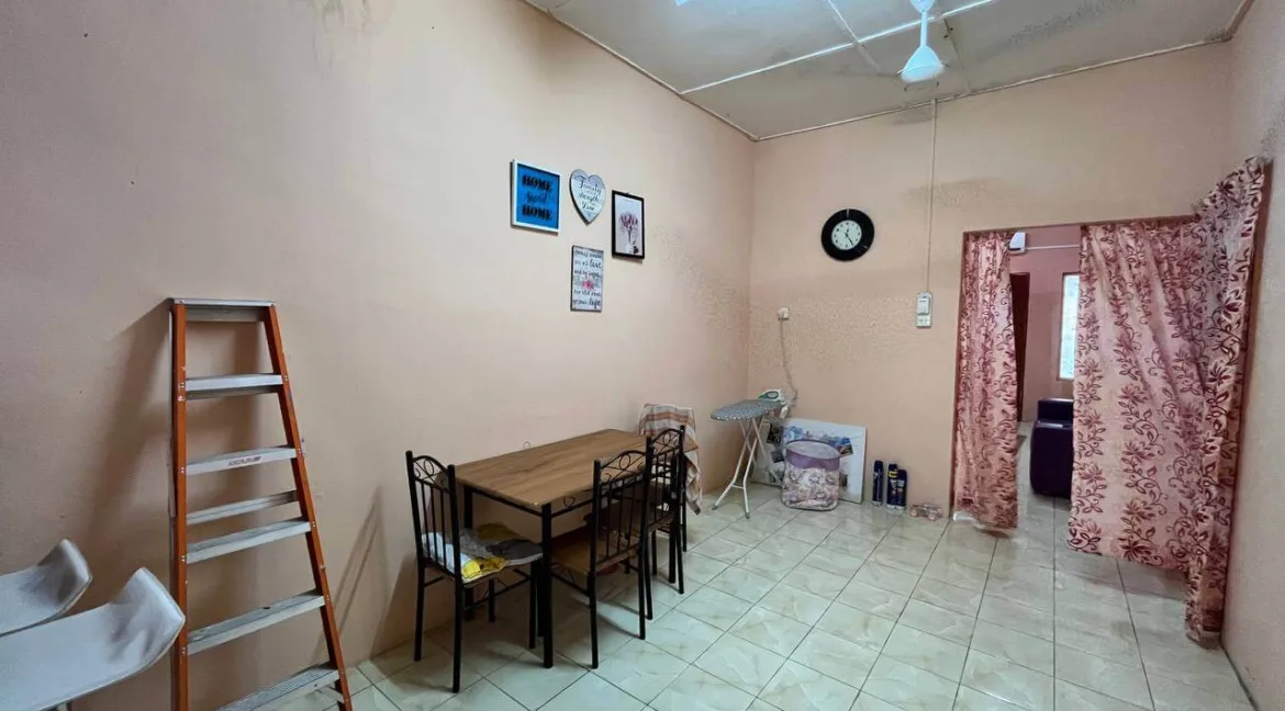 rumah-teres-setingkat-untuk-dijual-taman-bistari-sg-wangi-sitiawan-14