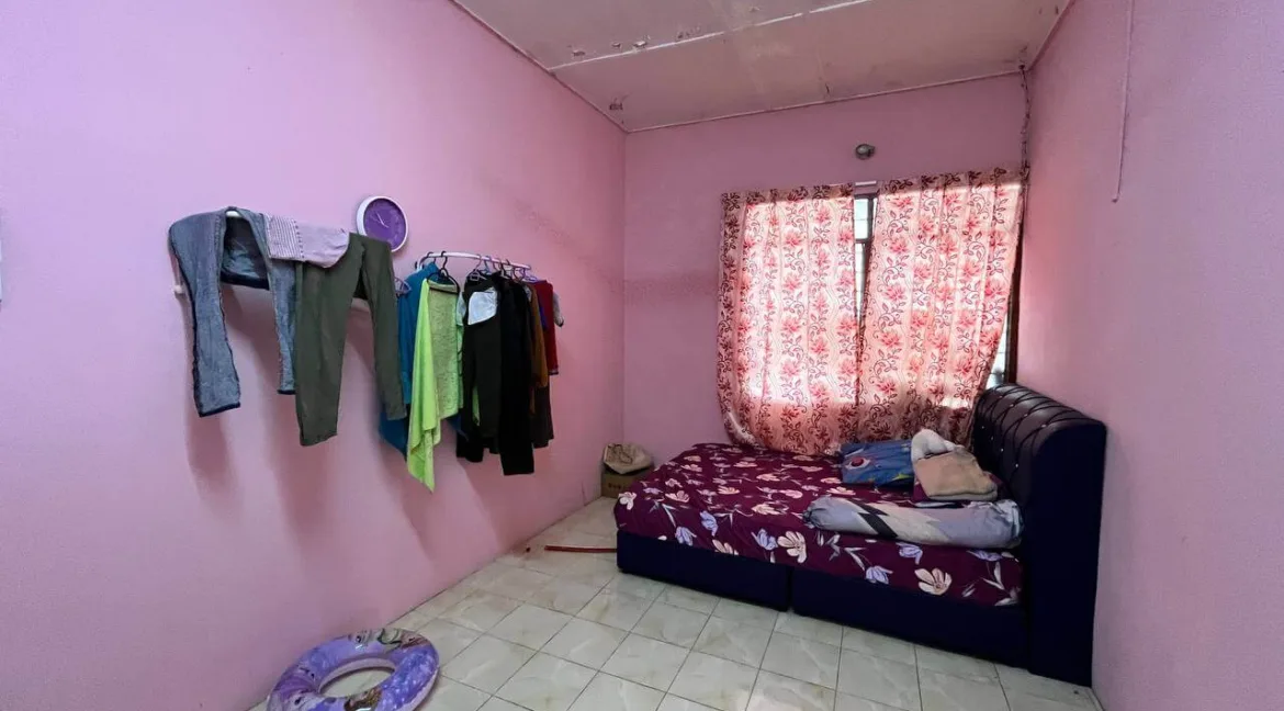 rumah-teres-setingkat-untuk-dijual-taman-bistari-sg-wangi-sitiawan-20