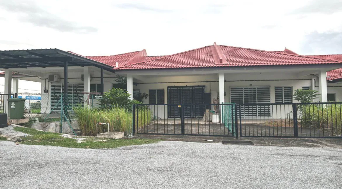 Rumah teres setingkat untuk dijual di Taman Kinding Perdana, Tanjung Rambutan, Perak