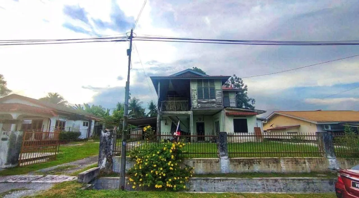 Tanah lot kediaman berserta rumah untuk dijual di Kampung Tengku Hussein, Ipoh, Perak