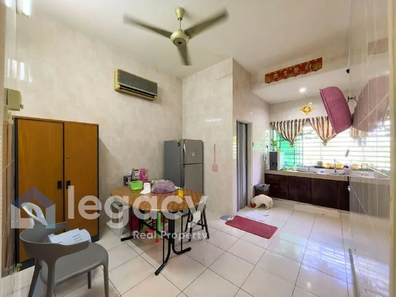 teres-dua-tingkat-bandar-cyber-botani-10