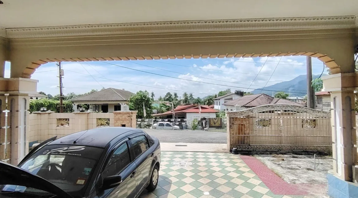 rumah-banglo-dua-tingkat-untuk-dijual-manjoi-tambahan-ipoh-03