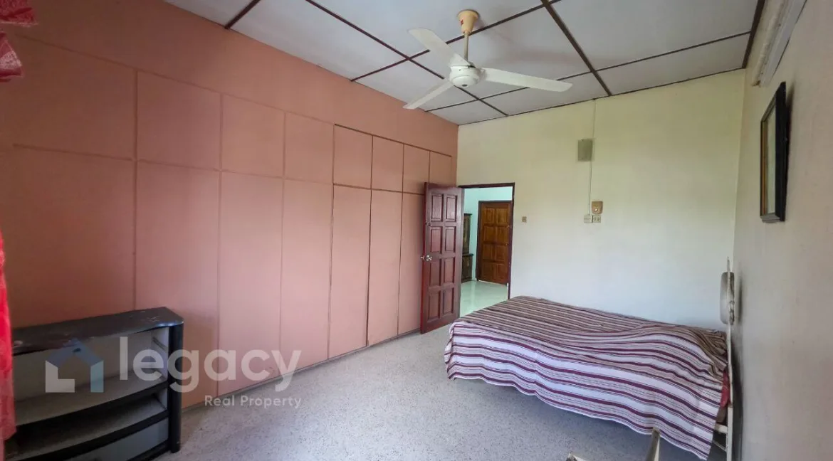 rumah-berkembar-dua-tingkat-untuk-dijual-taman-rethna-teluk-intan-14