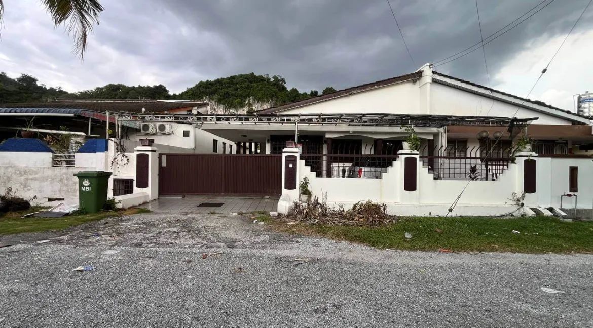 Rumah berkembar setingkat untuk dijual di Taman Sin Lok, Ipoh, Perak