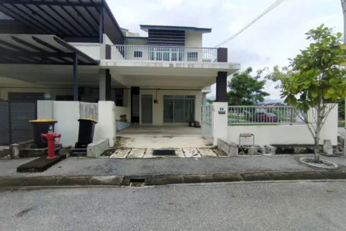 Rumah teres 2 tingkat untuk dijual di Taman Kinding Raya, Tanjung Rambutan, Perak