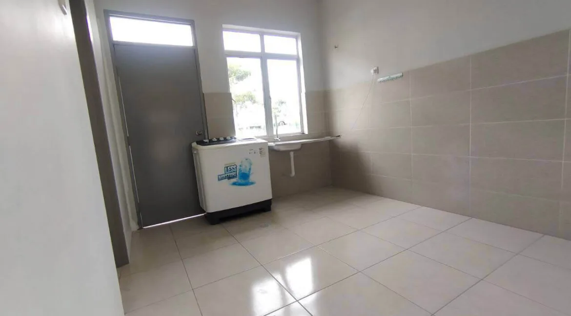 rumah-teres-2-tingkat-untuk-dijual-taman-kinding-raya-tanjung-rambutan-40