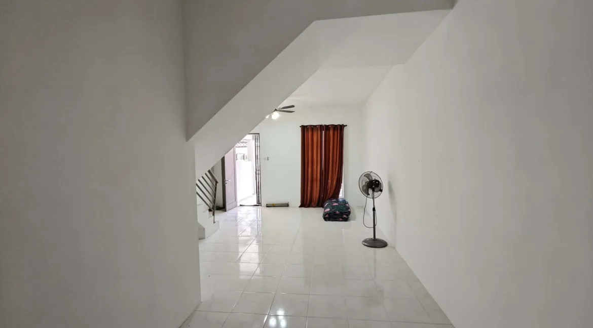 rumah-teres-dua-tingkat-untuk-dijual-seri-iskandar-perak-tengah-04