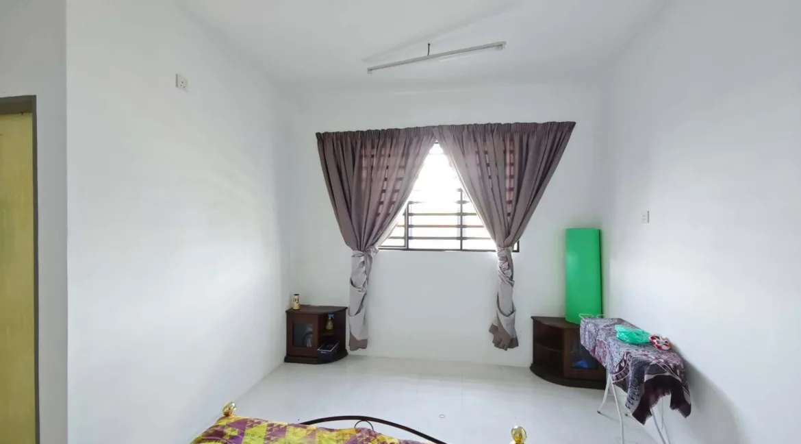rumah-teres-dua-tingkat-untuk-dijual-seri-iskandar-perak-tengah-11